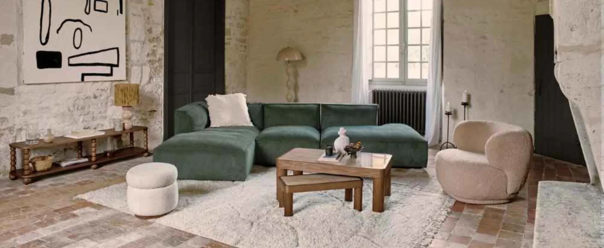 Pourquoi vous devez choisir une table basse en travertin pour votre salon ?