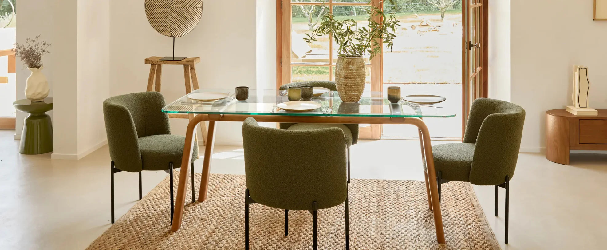 Mobilier minimaliste : sélection design pour 2025