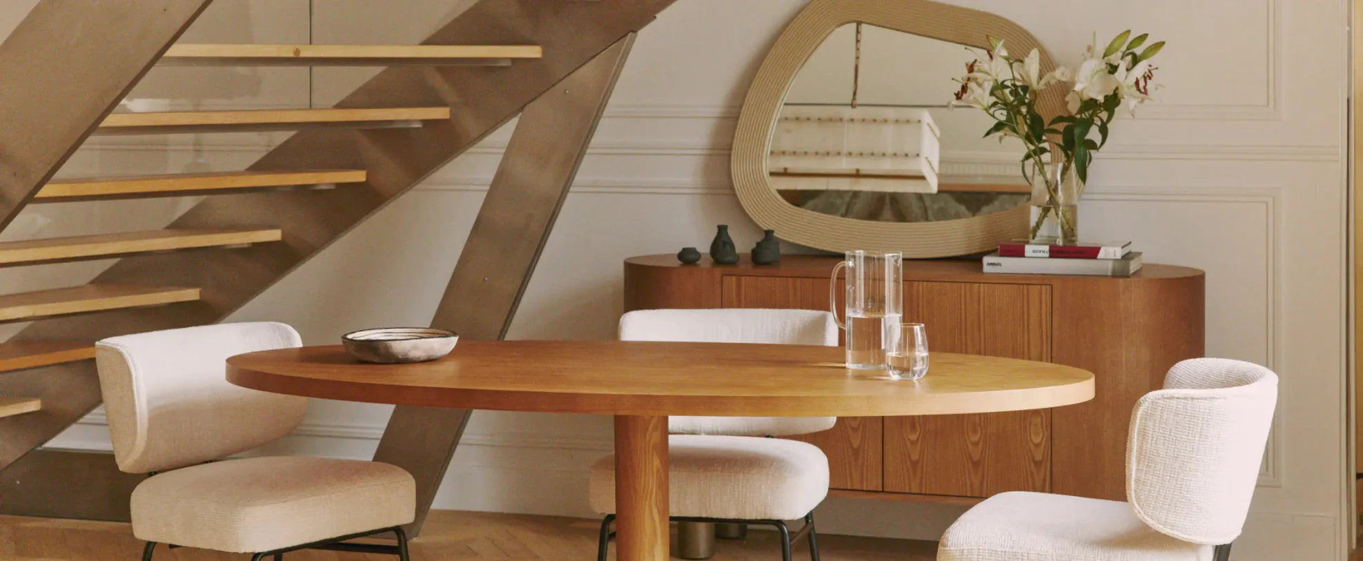 L'art des miroirs muraux pour agrandir une pièce