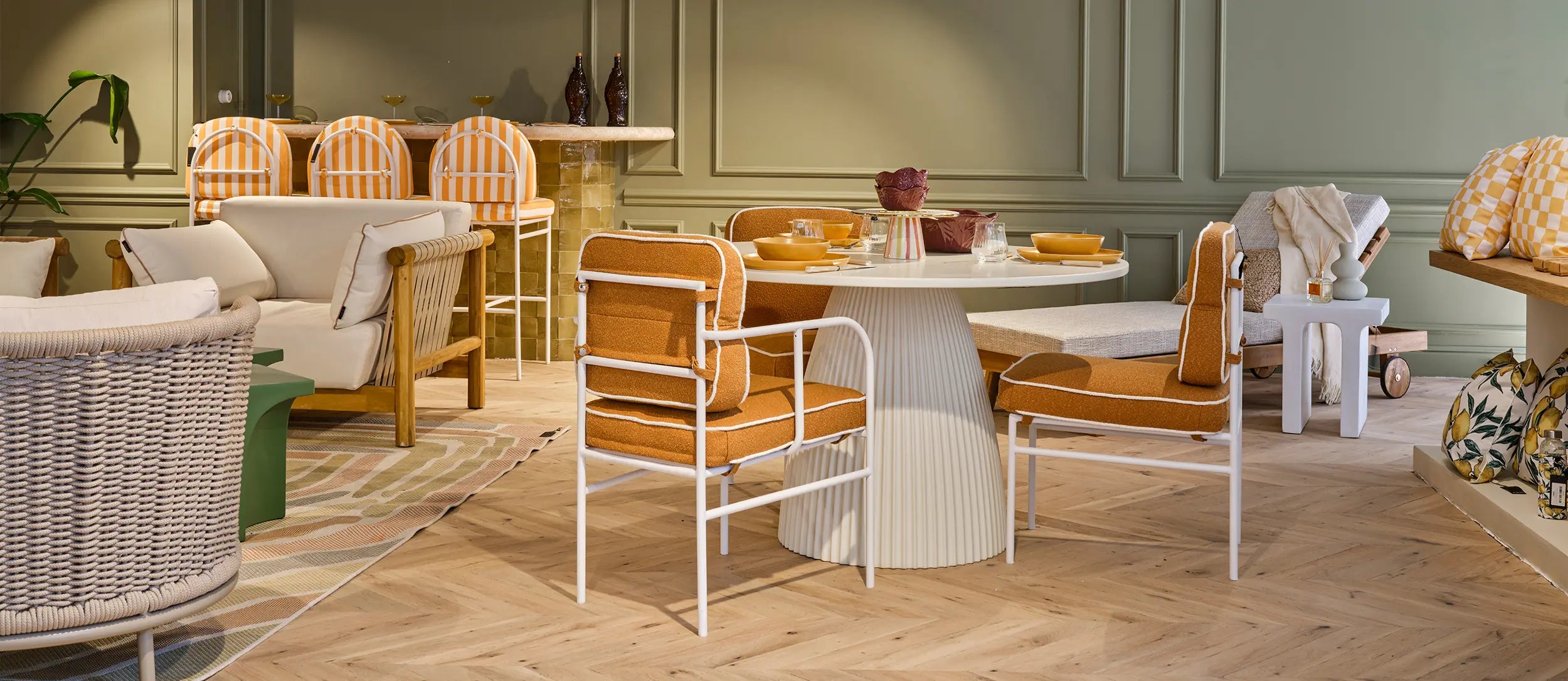 NV CURATORS’ SELECTION Anna - @annarvr