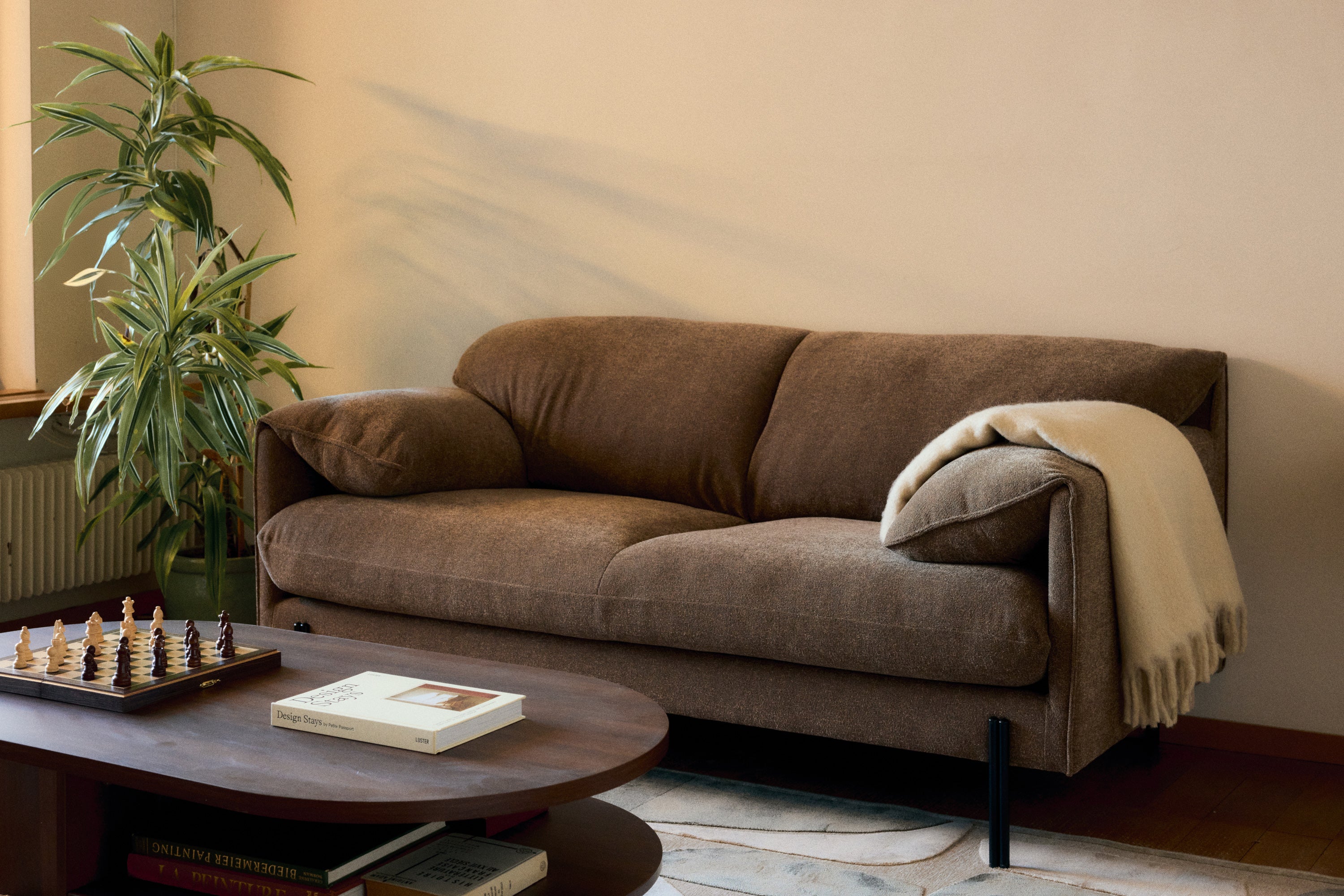 canapé design camilla marron chataigne