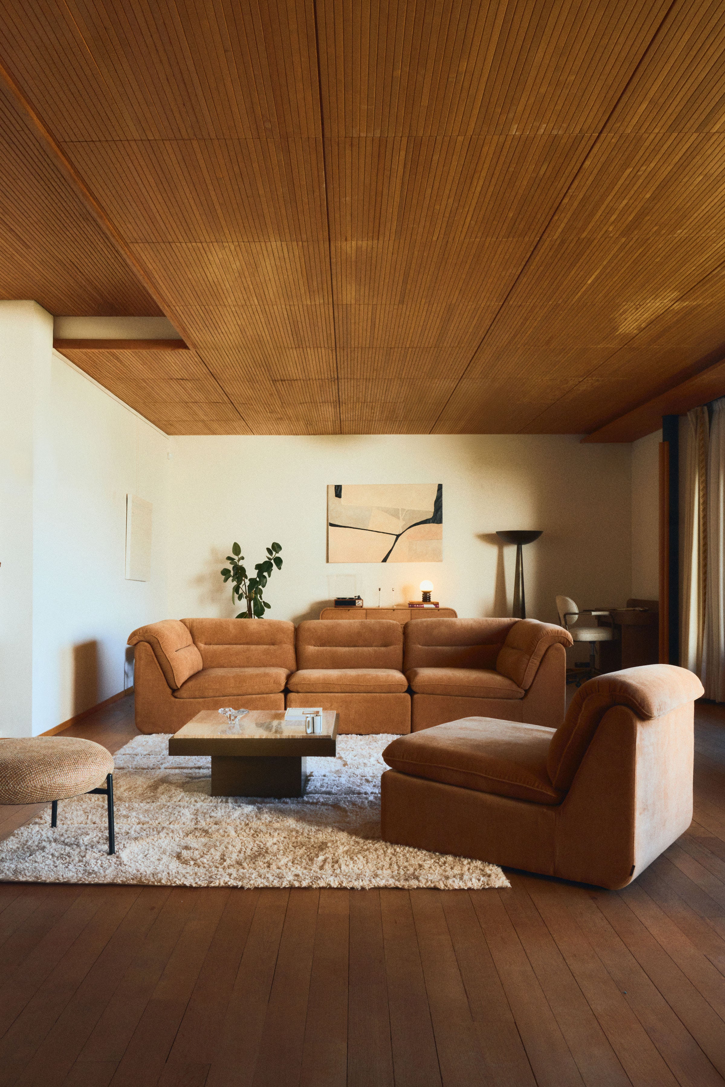 Tapis Ammara shaggy blanc et beige, 72% polyester recyclé - NV GALLERY