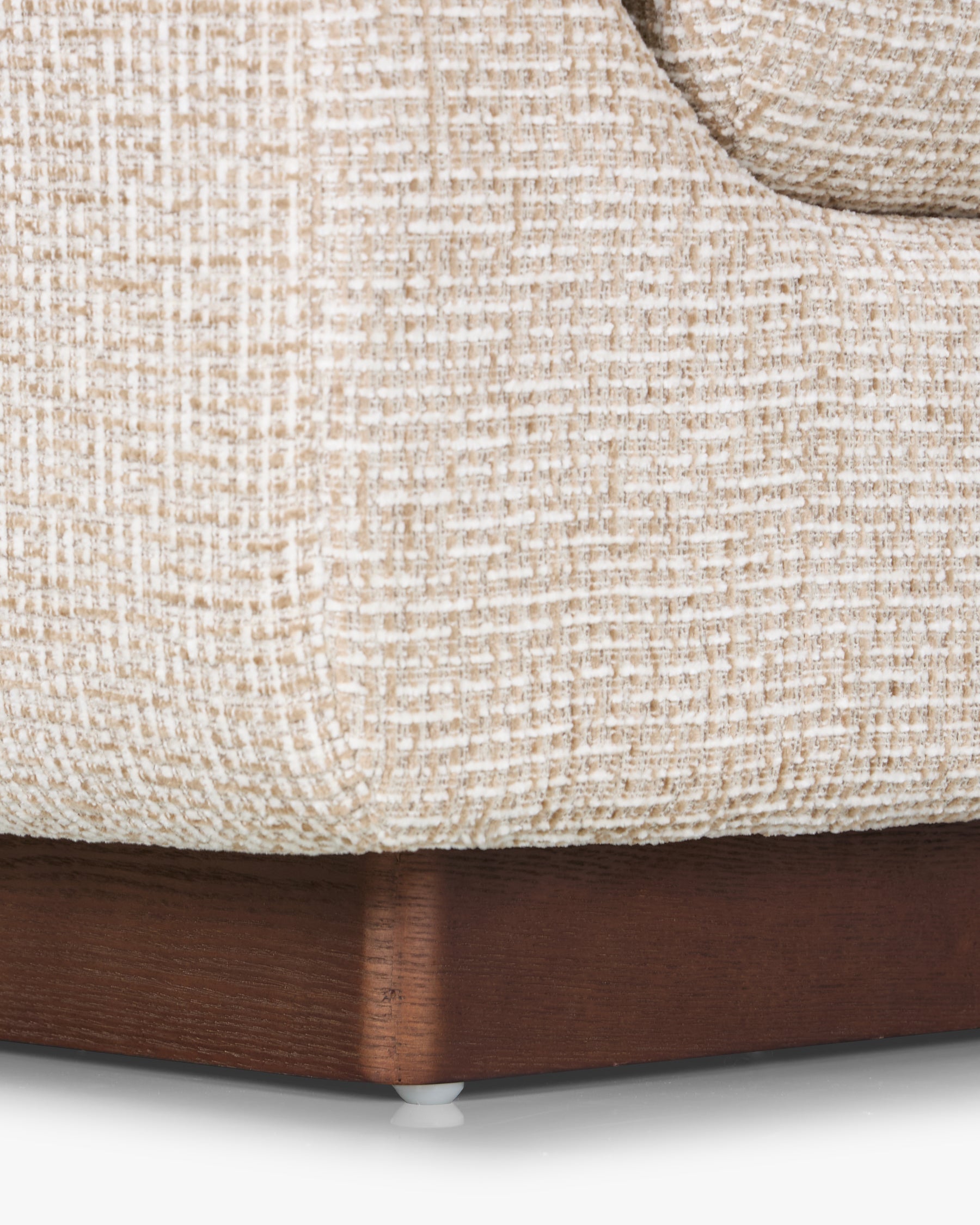 Fauteuil Elysée - bois teinte noyer - piètement en détail