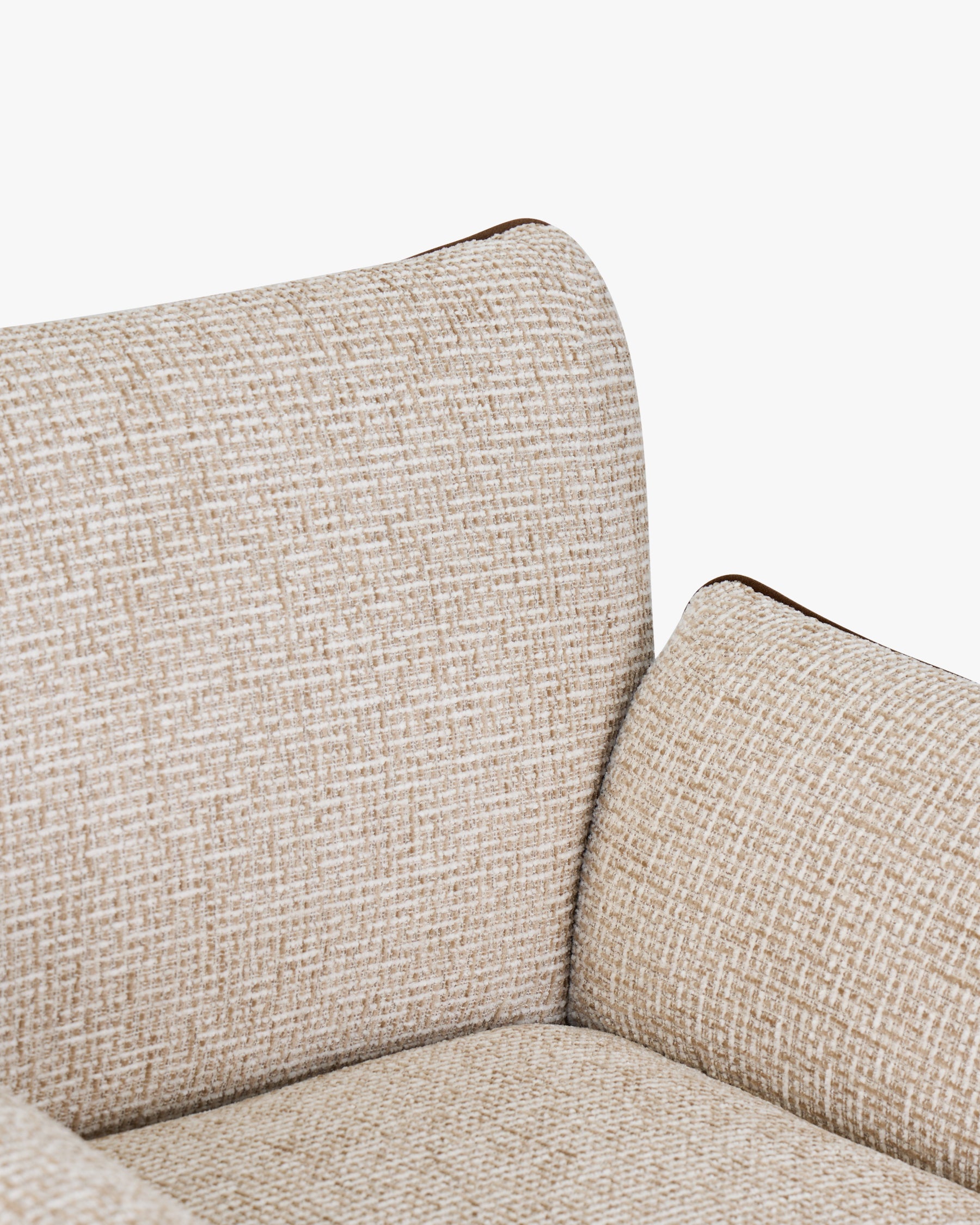 Fauteuil Elysée - passepoil velours marron intense - angle et coutures en gros plan
