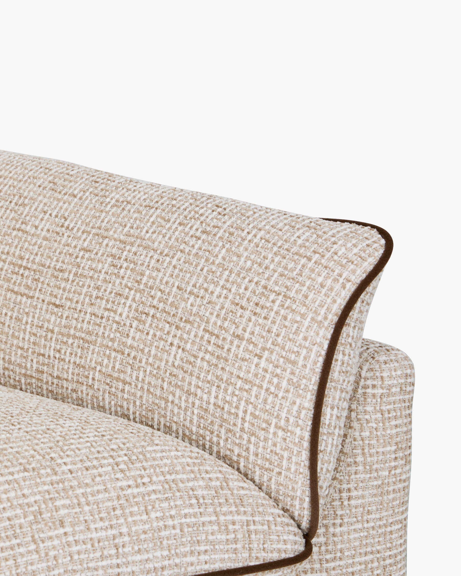 Fauteuil Elysée - tweed beige marron noisette - assise et accoudoir en gros plan