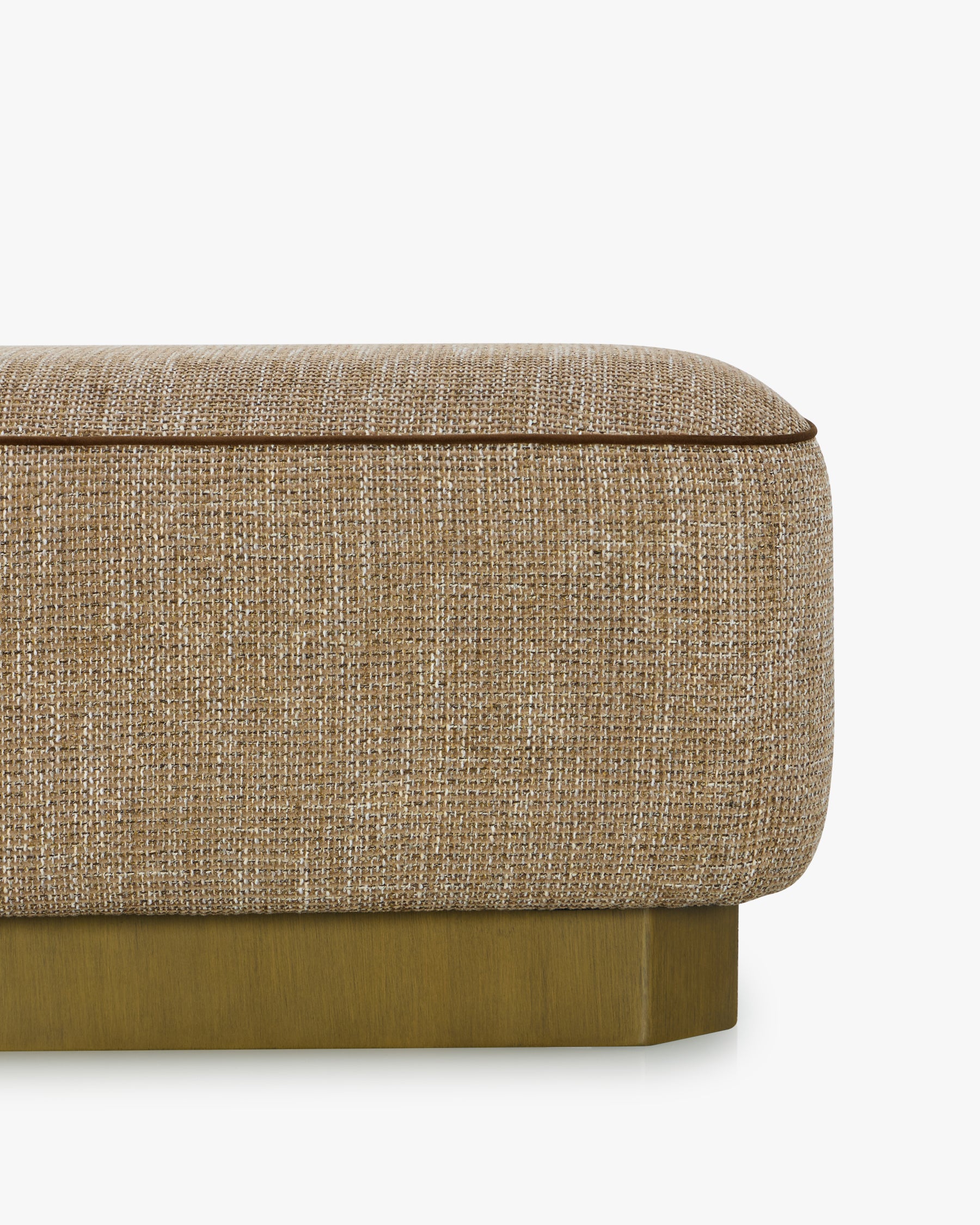 Banc Alyss - tweed taupe sésame et bois bronze brossé - coin arrondi en gros plan