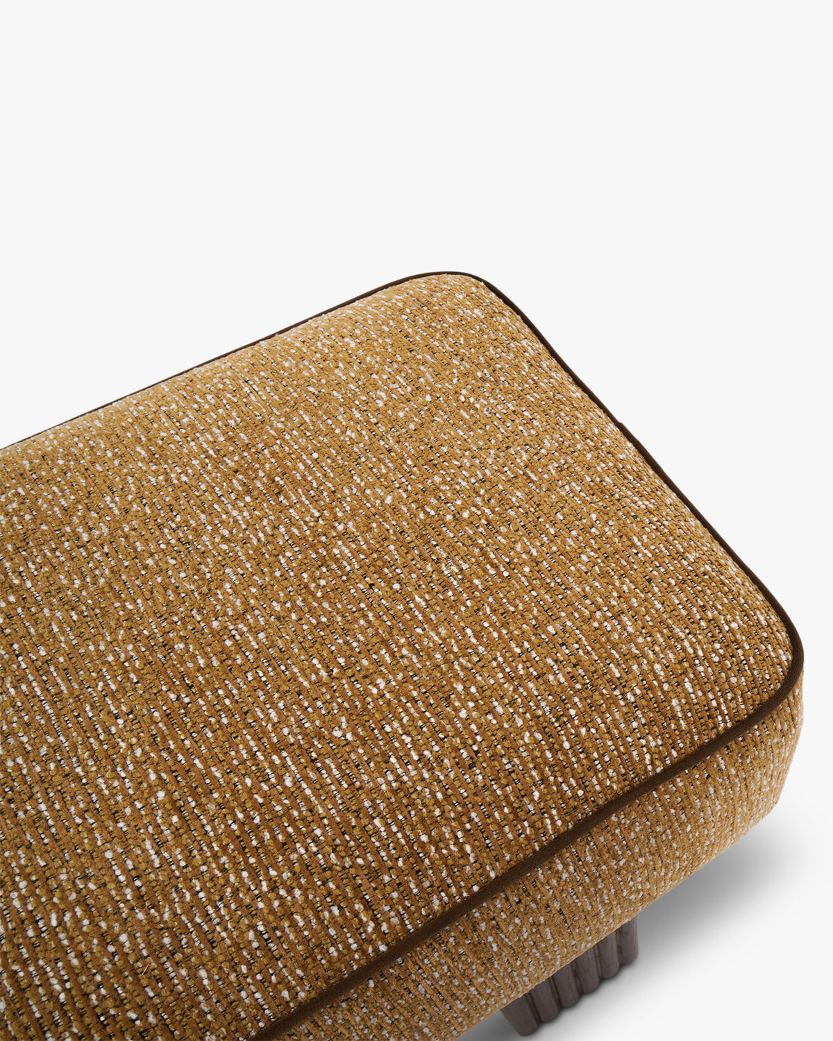Banc Ambery - tweed ligné marron doré beige - texture tissée en macro
