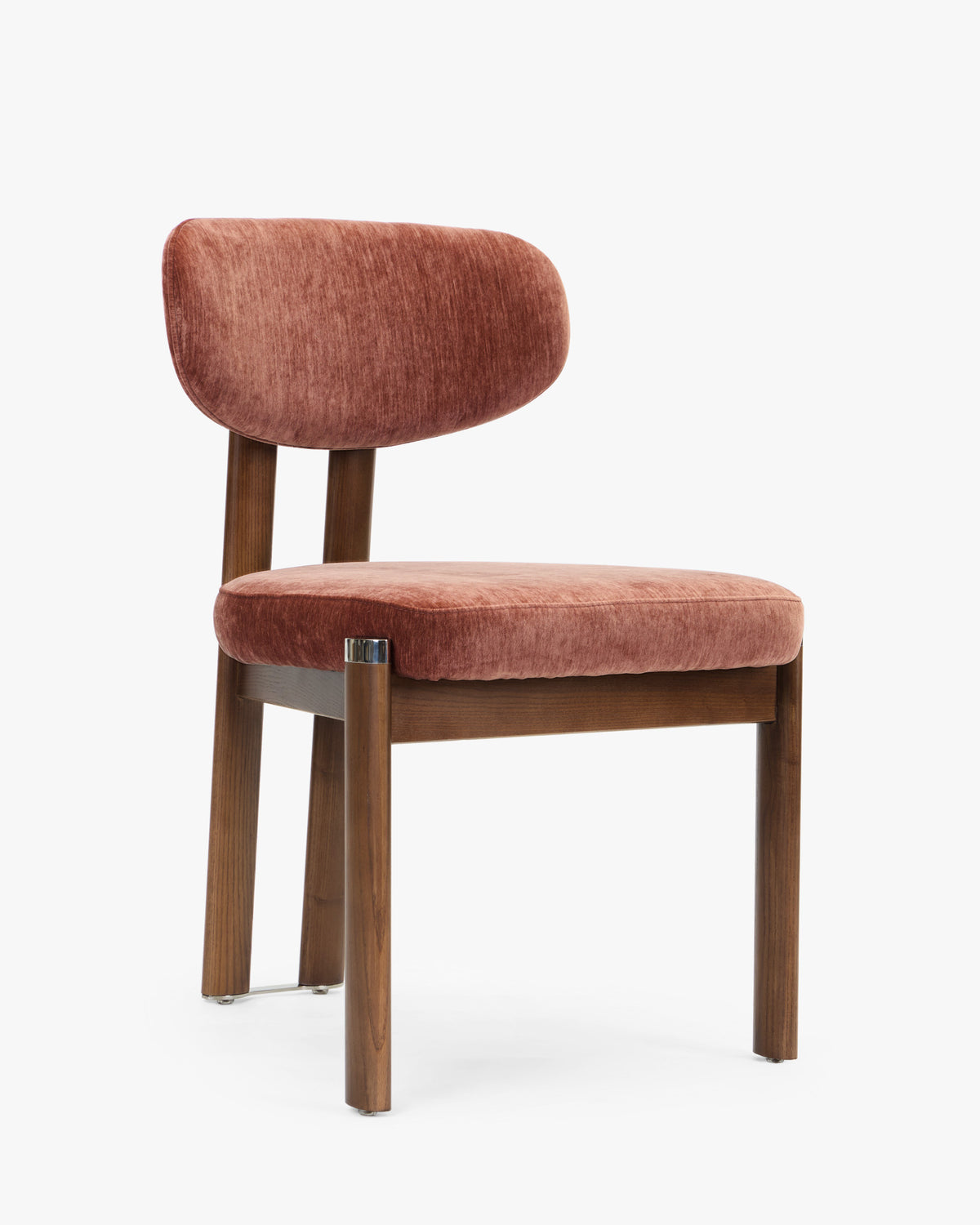 chaise de salle à manger FRANCESCA en velours chenillé rouge ambré et frêne noyer - vue de trois quarts