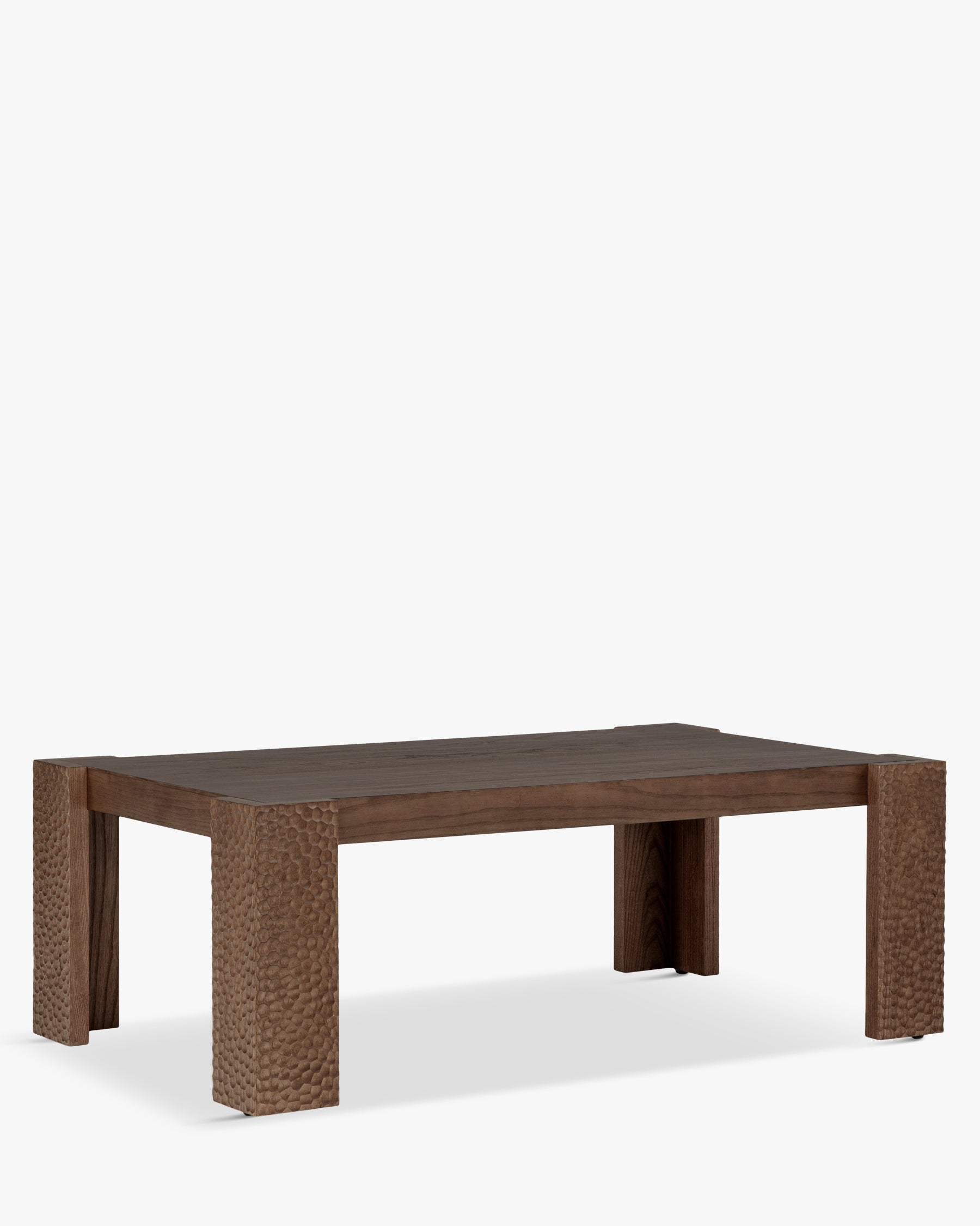 Table basse Maxence - bois effet gougé teinté noyer - vue de trois-quarts
