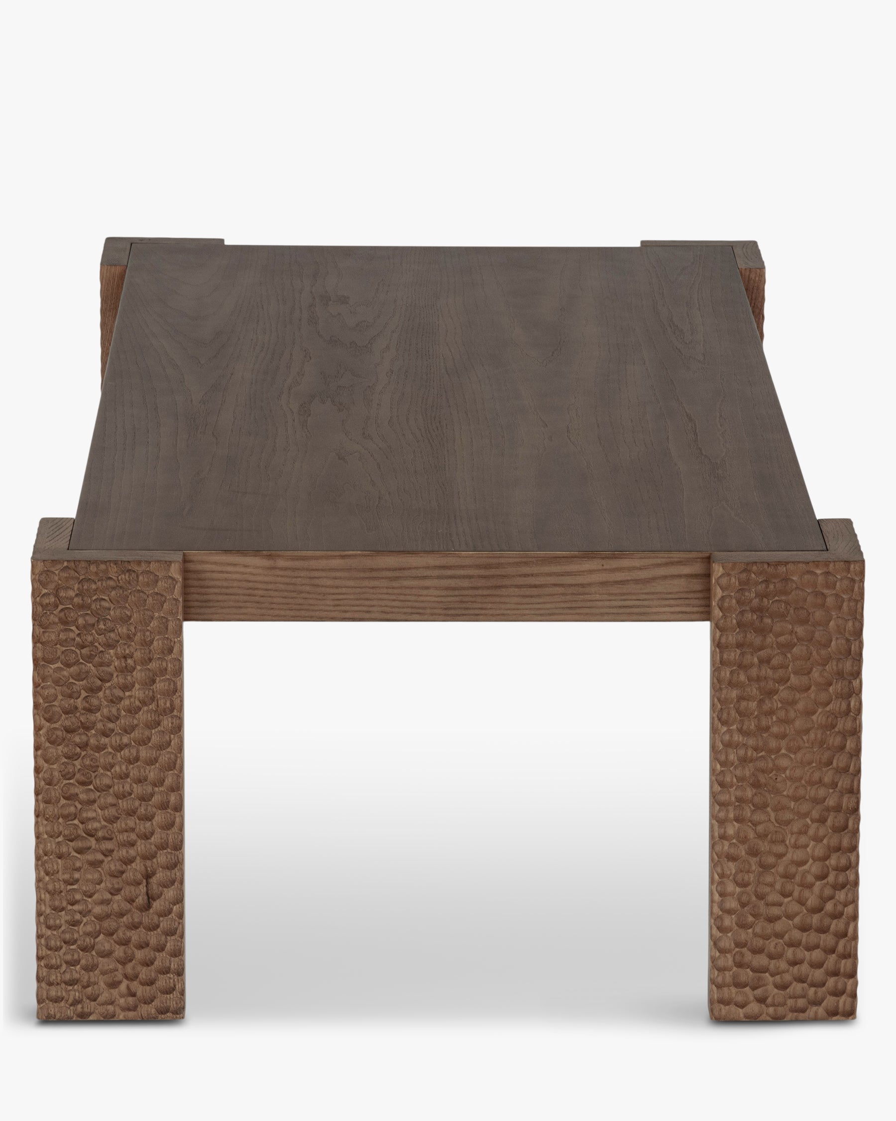 Table basse Maxence - bois effet gougé teinté noyer - vue de dessus inclinée
