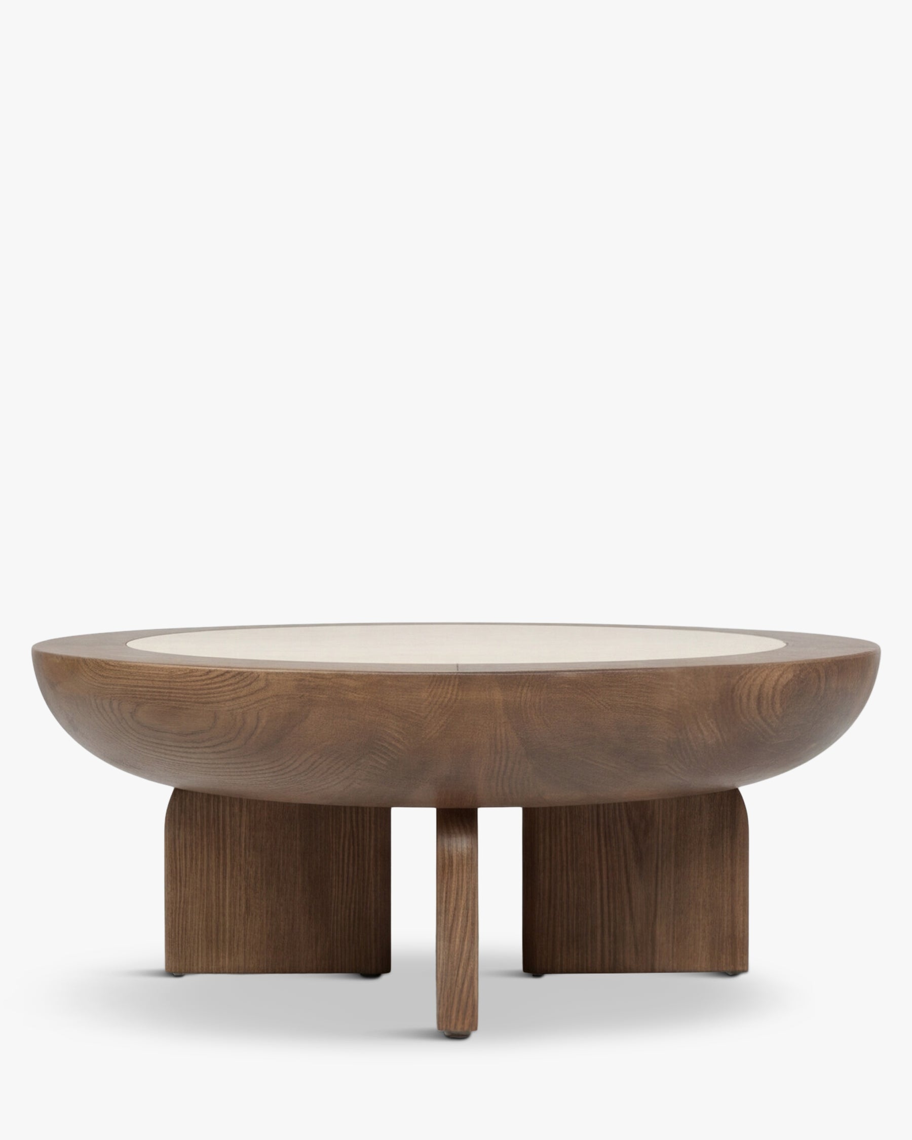 Table basse Saturne - frêne massif teinté noyer et travertin - vue de trois-quarts, angle différent