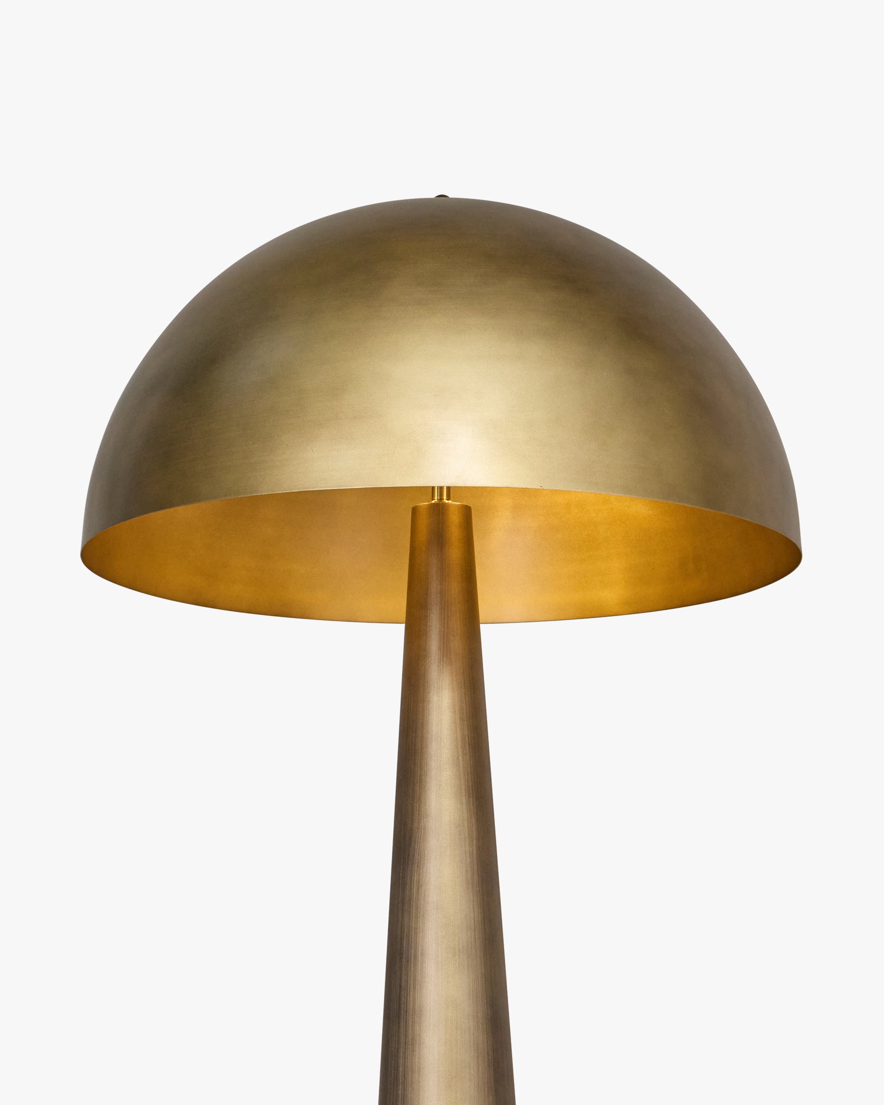 Lampadaire Olympia - abat-jour en dôme vu de dessous