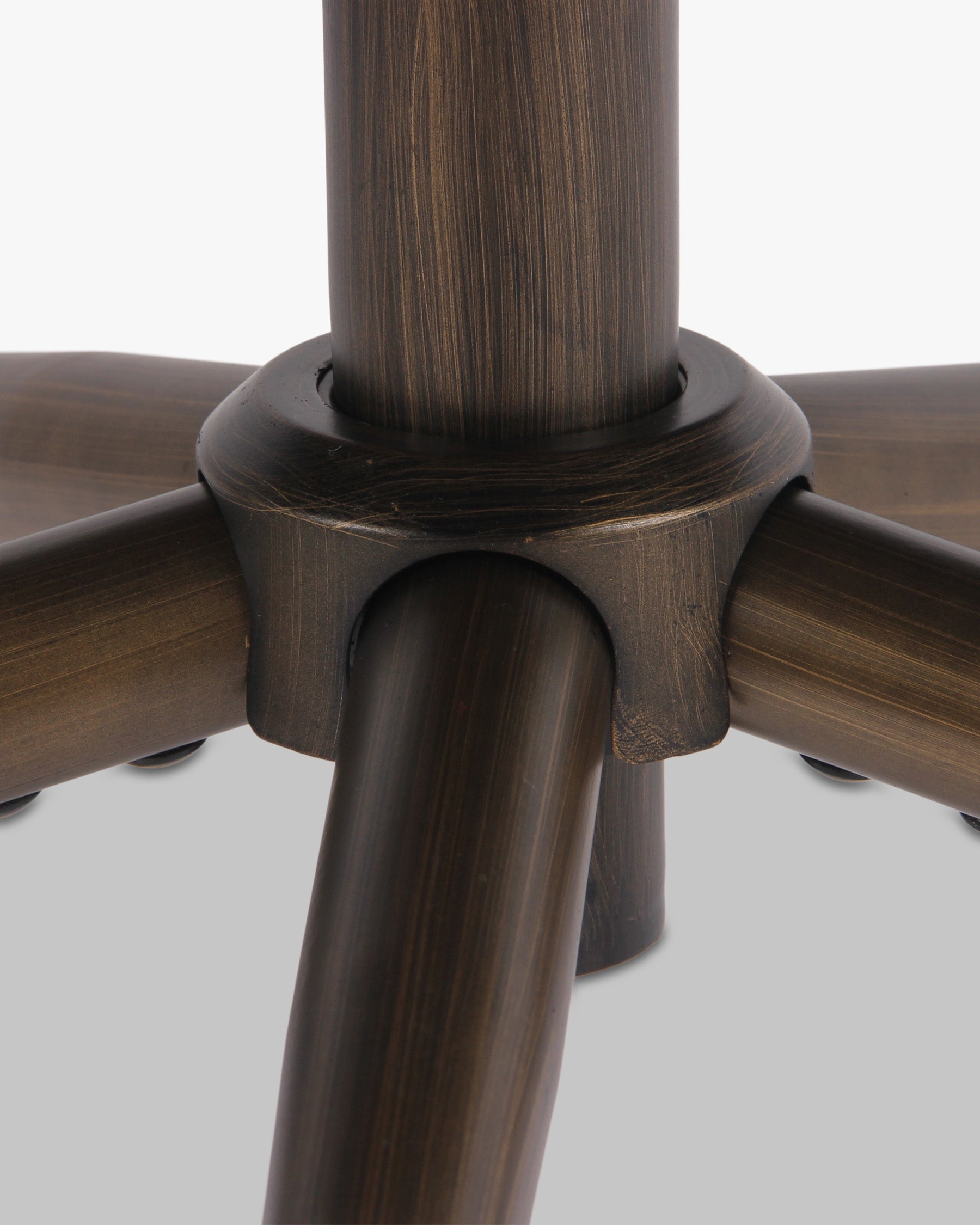 Chaise de bureau Mailen - velours marron intense - piètement étoile en détail