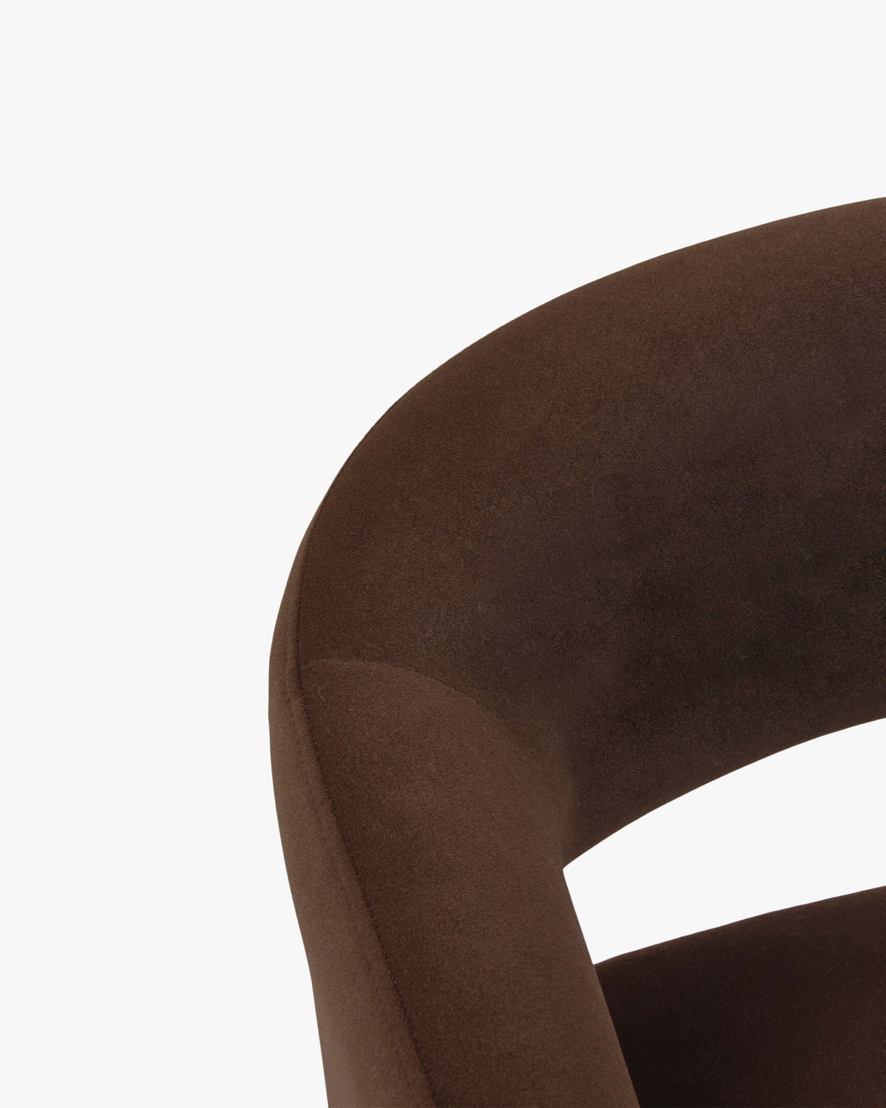Chaise de bureau Mailen - velours marron intense - dossier ajouré en détail