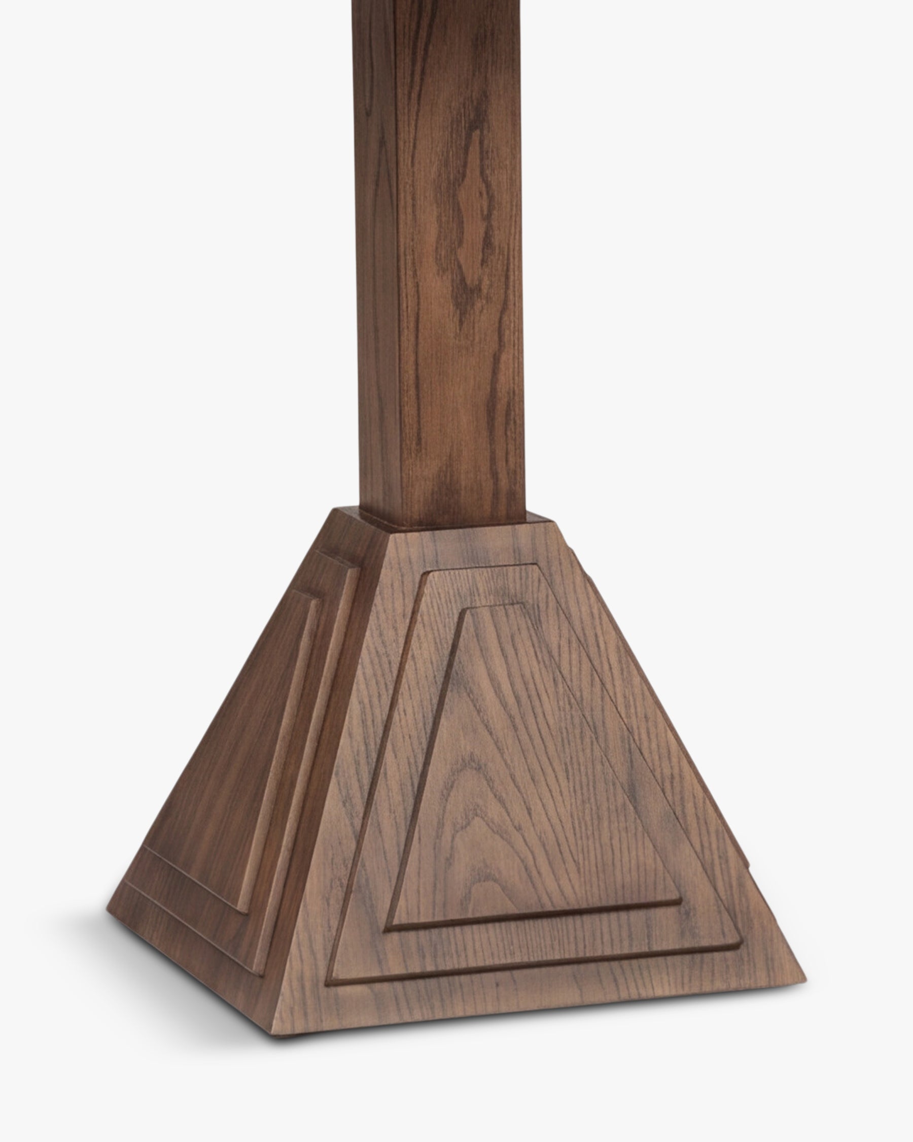 Table de bistrot Strata - bois de frêne teinté noyer - piètement étagé en détail