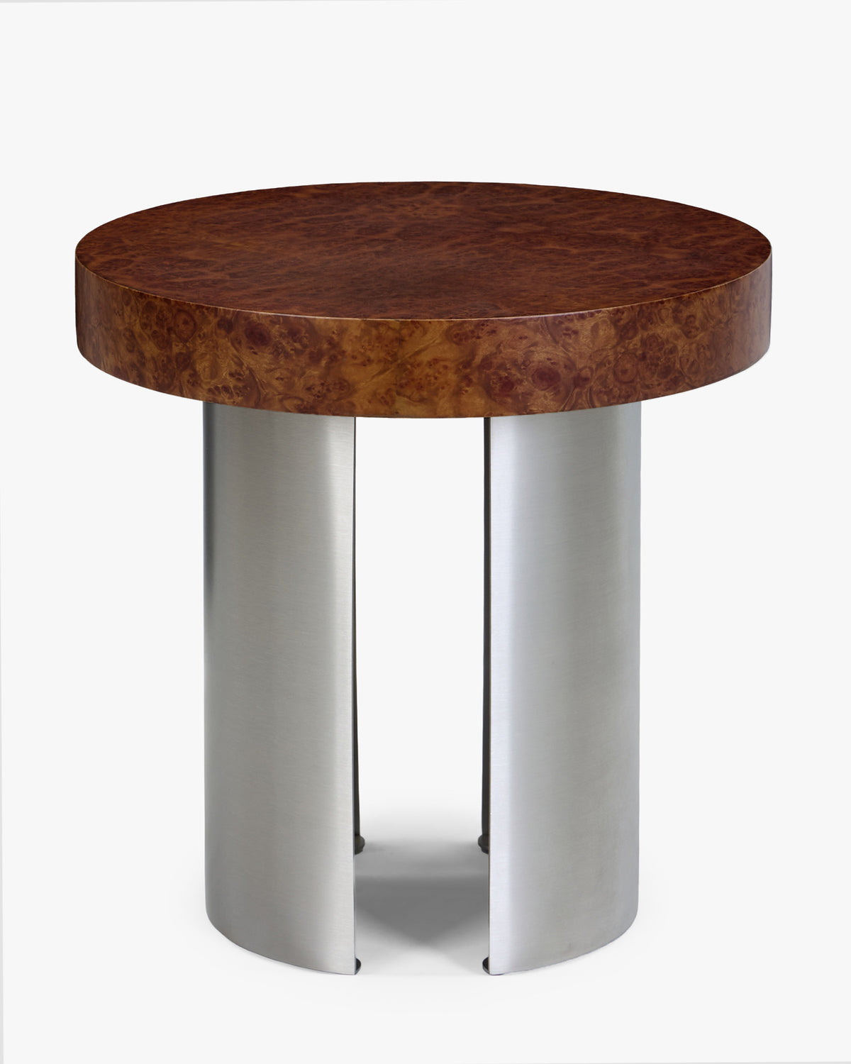 table d'appoint KALDER ronde en placage bois de loupe et acier inoxydable brossé - vue de trois quarts