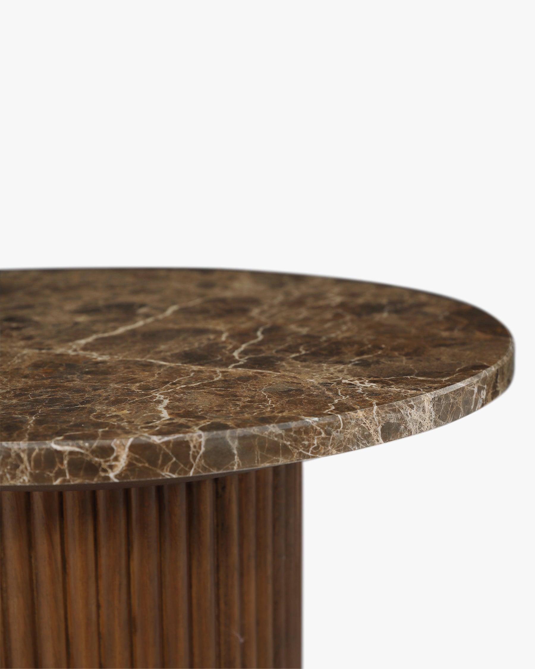 Table d'appoint Oviedo - marbre dark emperador - plateau et bordure en détail