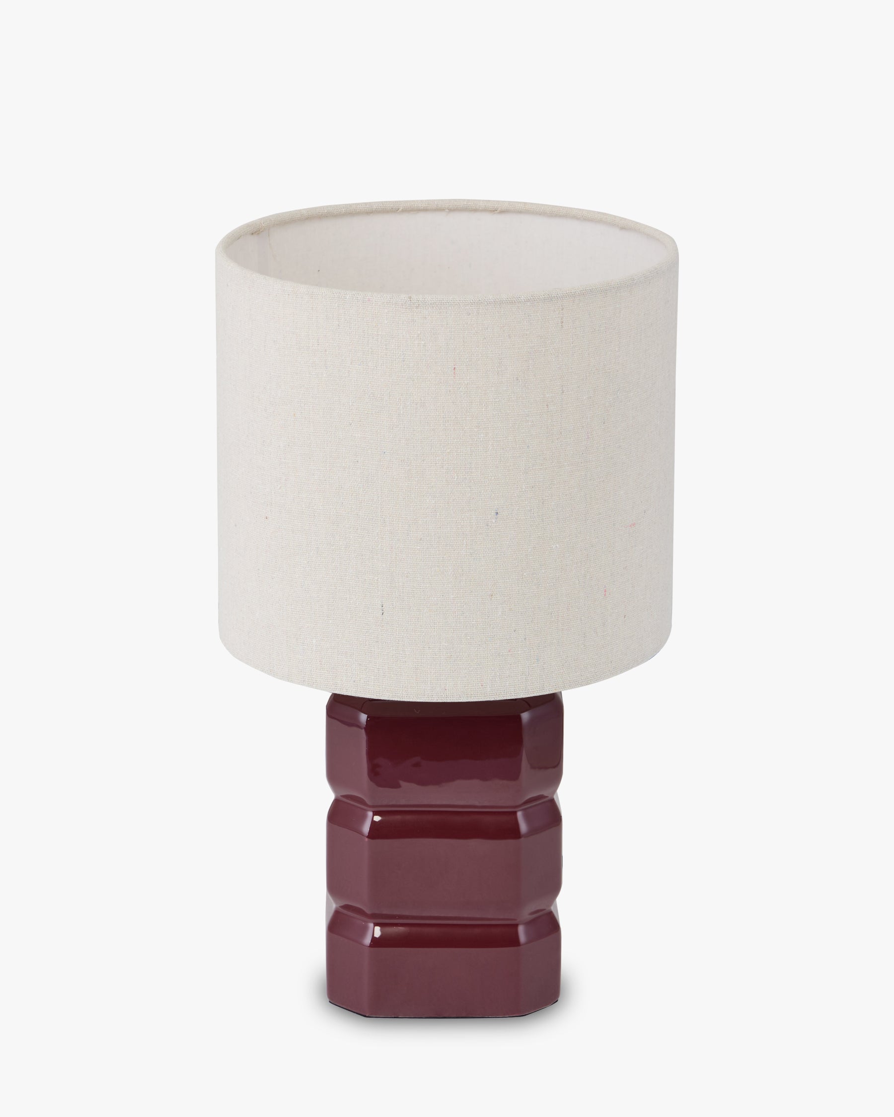 Lampe Anya - céramique bordeaux et abat-jour tissu crème - vue rapprochée
