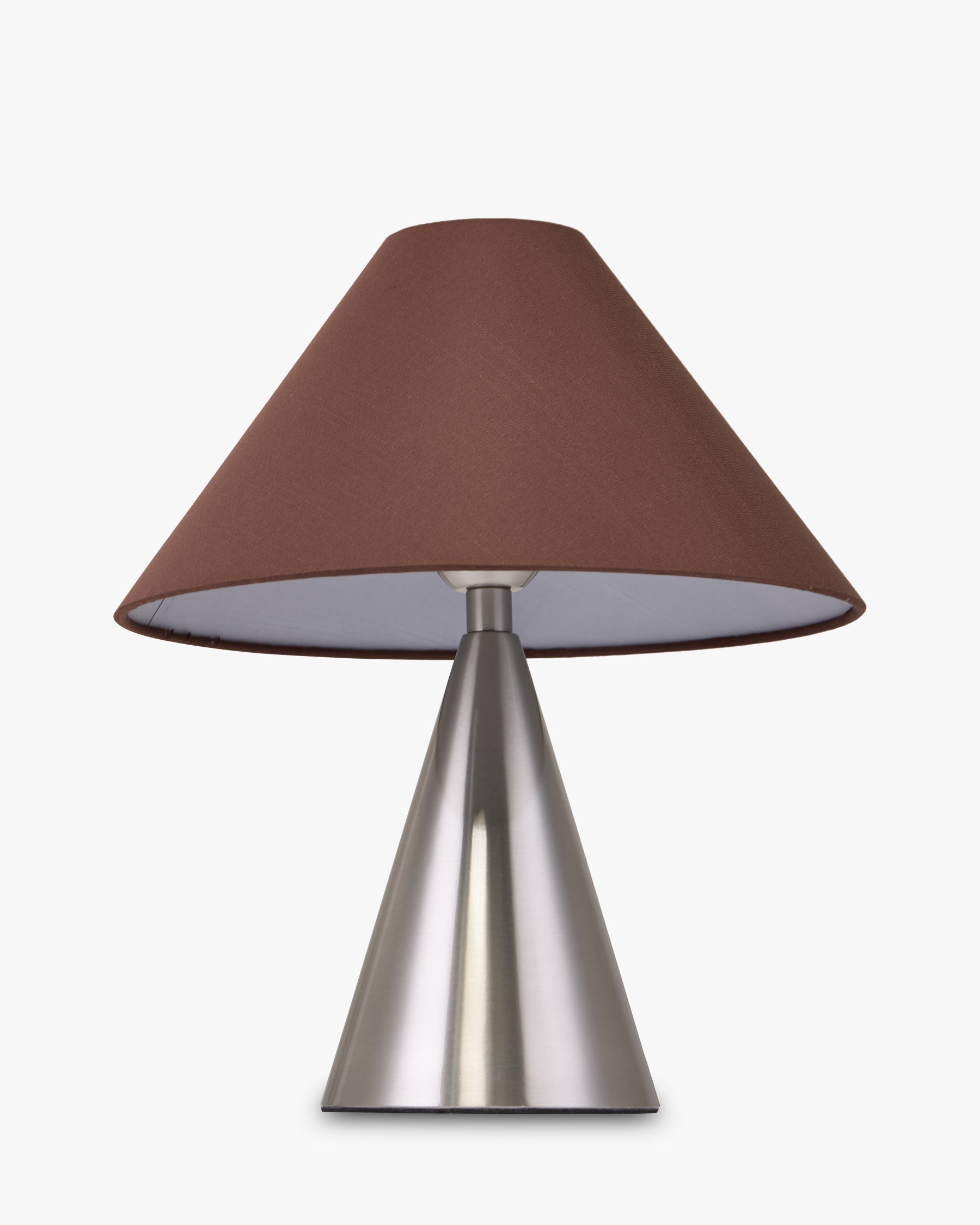 Lampe Khone - tissu marron et fer chromé effet brossé - vue de face, angle différent