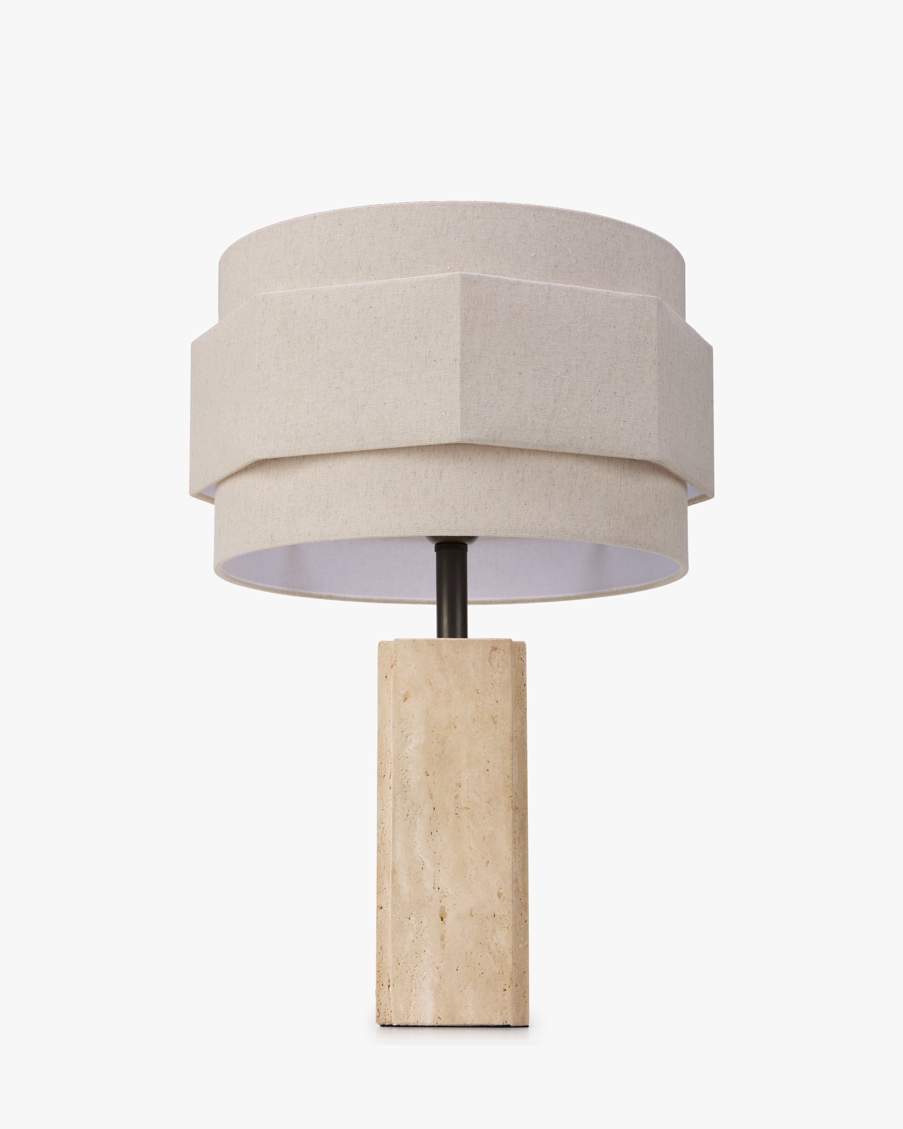 Lampe Mindy - travertin et abat-jour lin - allumée, vue de face
